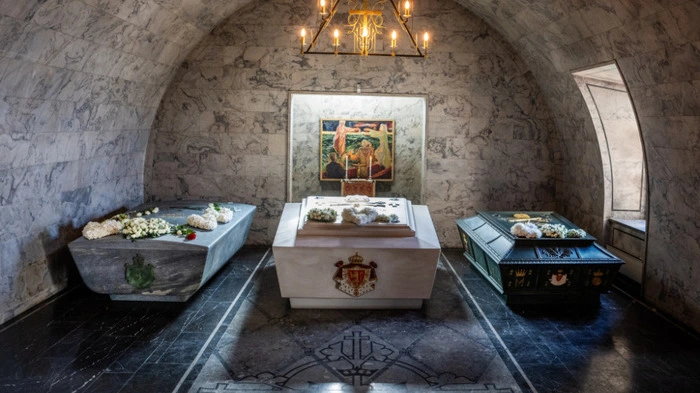 The sarcophagus of Norway's late King Harald V (L) is seen in the crypt of the palace church, next to the two sarcophagi of King Haakon VII and Queen Maud, and King Olav V and Crown Princess Martha, in Oslo, Norway, on September 18, 2026. (Photo by Ole Berg-Rusten / NTB / AFP) / Norway OUT