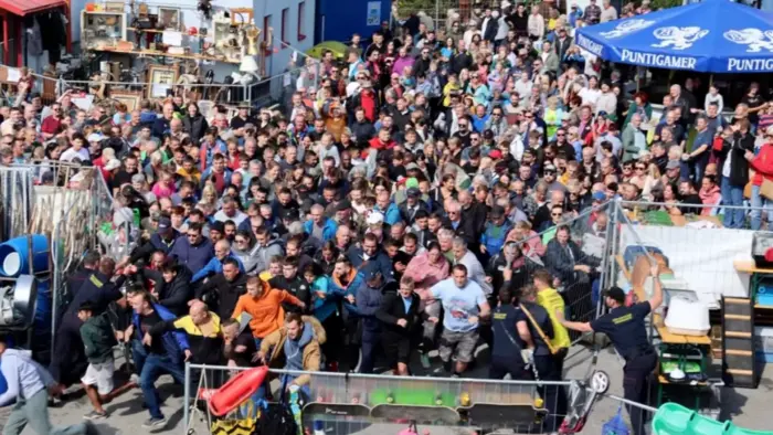 Der alle zwei Jahre stattfindende Fetzenmarkt zieht tausende Leute an