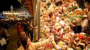 Adventzeit zwischen Idyll und Wahnsinn: Christkindlmarkt auf dem Wiener Rathausplatz