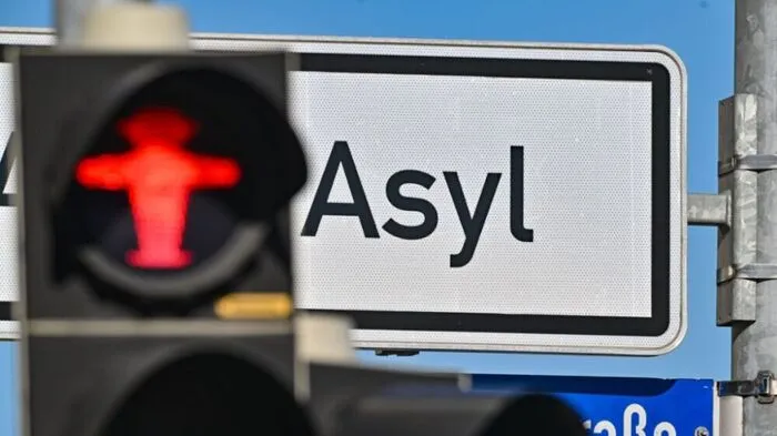EU verschärft Asylregeln | EU verschärft Asylregeln