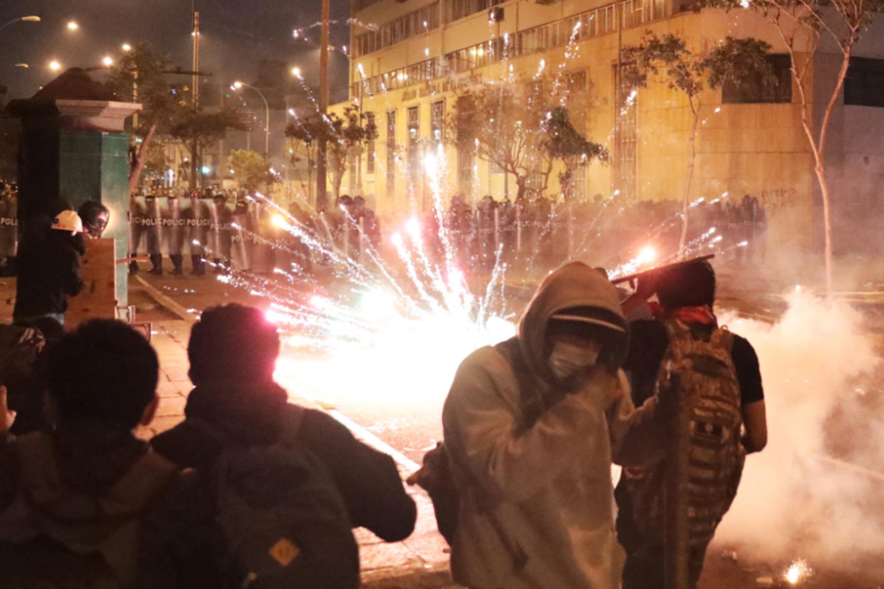 Lima: Ausnahmezustand in Lima nach gewaltsamen Protesten