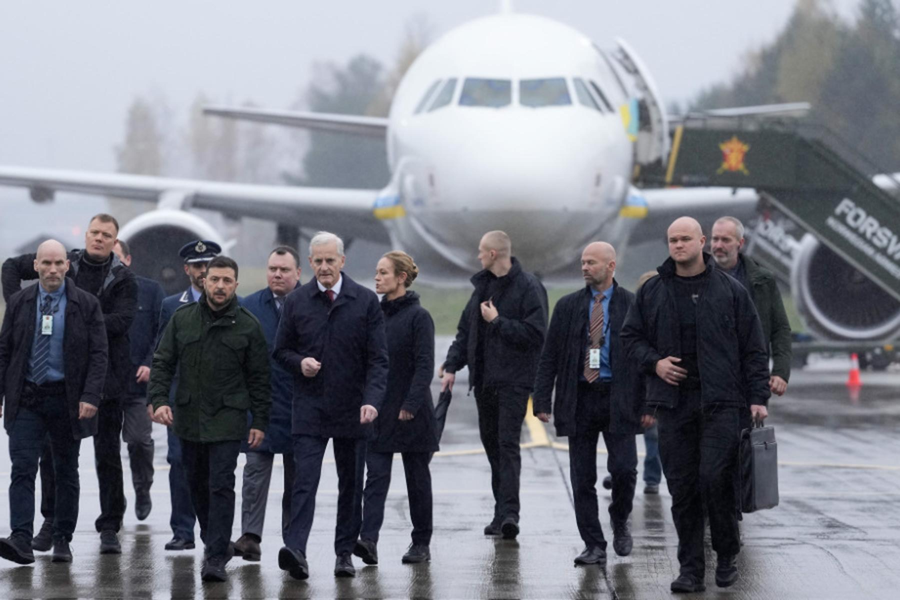 Stockholm/Oslo: Frontlinie als Verhandlungsbasis: Selenskyj für Trump-Idee