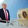 Trump vor dem Abflug nach Anchorage | Trump vor dem Abflug nach Anchorage