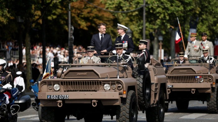 Präsident Macron bei der Militärparade in Paris | Präsident Macron bei der Militärparade in Paris