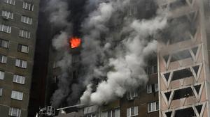 Feuer in Wohnhaus mit 18 Stockwerken in Kiew | Feuer in Wohnhaus mit 18 Stockwerken in Kiew