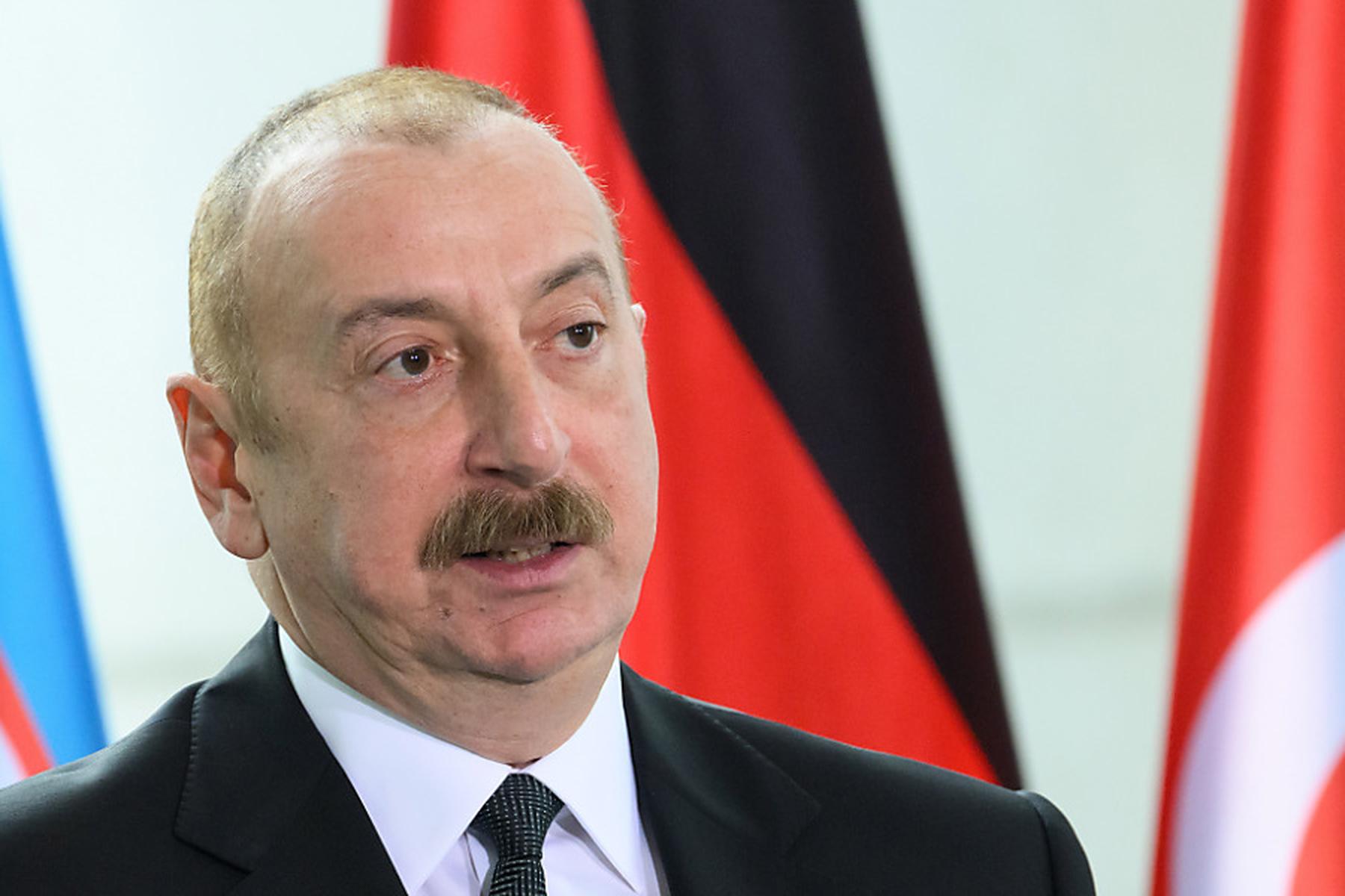 Baku/Stepanakert/Jerewan (Eriwan) | Aserbaidschan: Staatschef Aliyev als Wahlsieger präsentiert