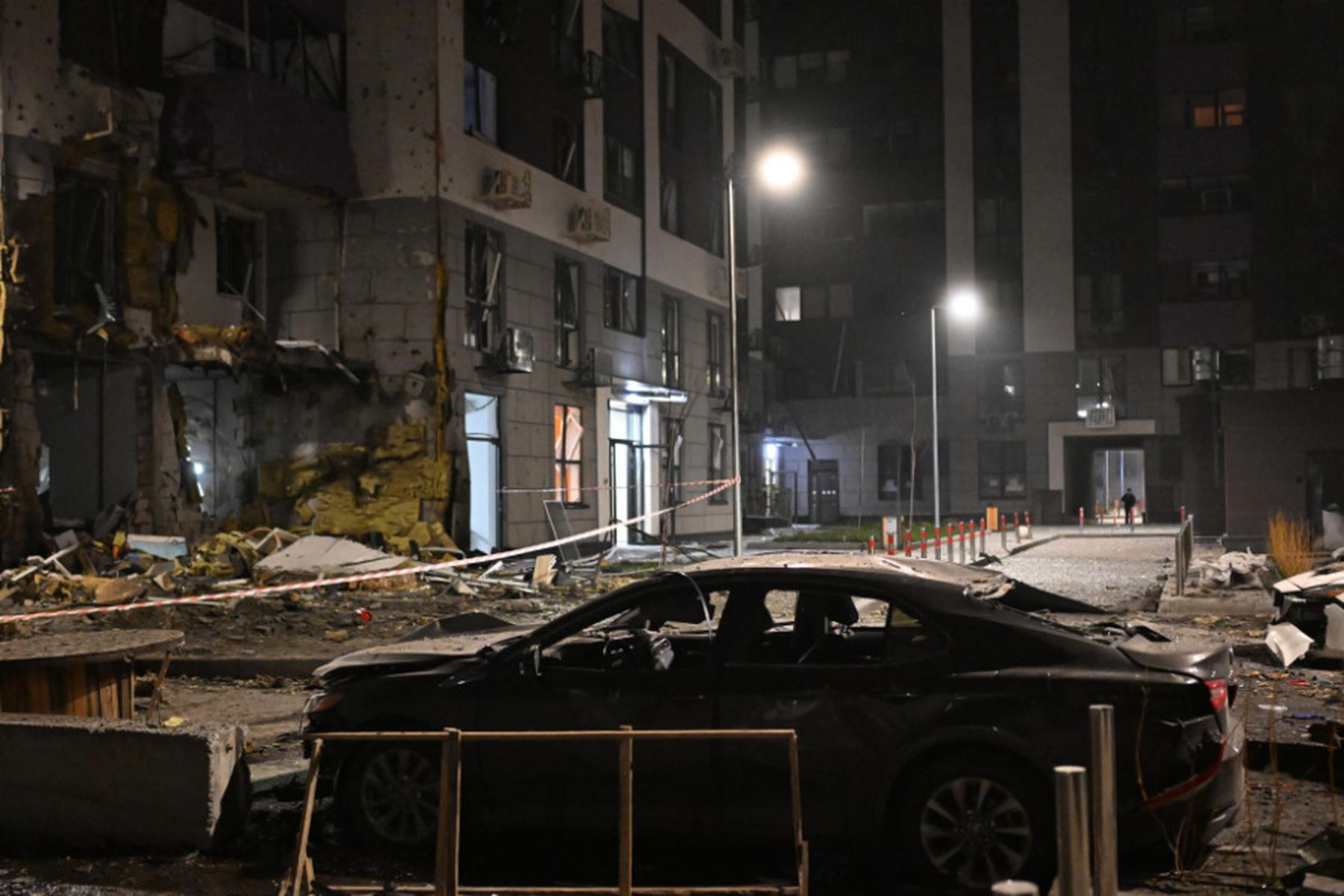 Kiew (Kyjiw): Russische Drohnen und Raketen greifen Kiew an