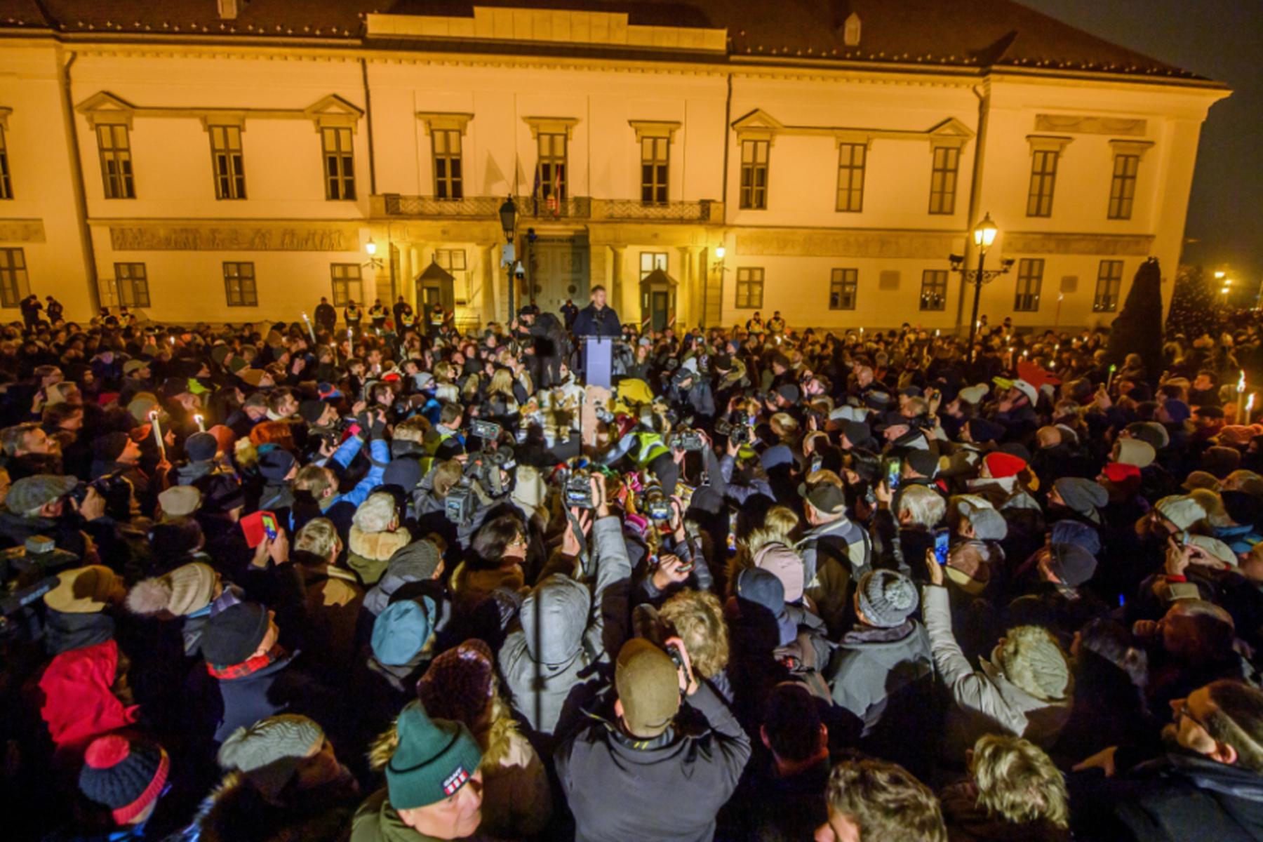 Budapest: Nach Bericht zu Missbrauchsfällen: Orban-Rücktritt gefordert