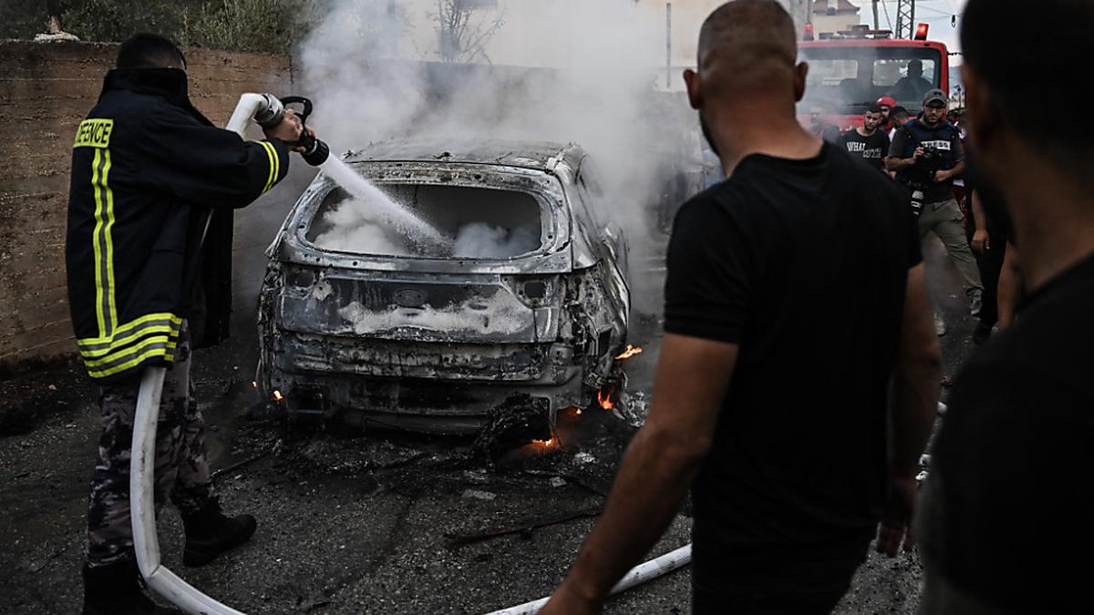 Das Fahrzeug brannte völlig aus | Das Fahrzeug, in dem sich Hamas-Chef Wassem Hazem befand, brannte völlig aus