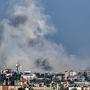 Rauch über den Gazastreifen | Im Gazastreifen gibt es täglich schwere Kämpfe 