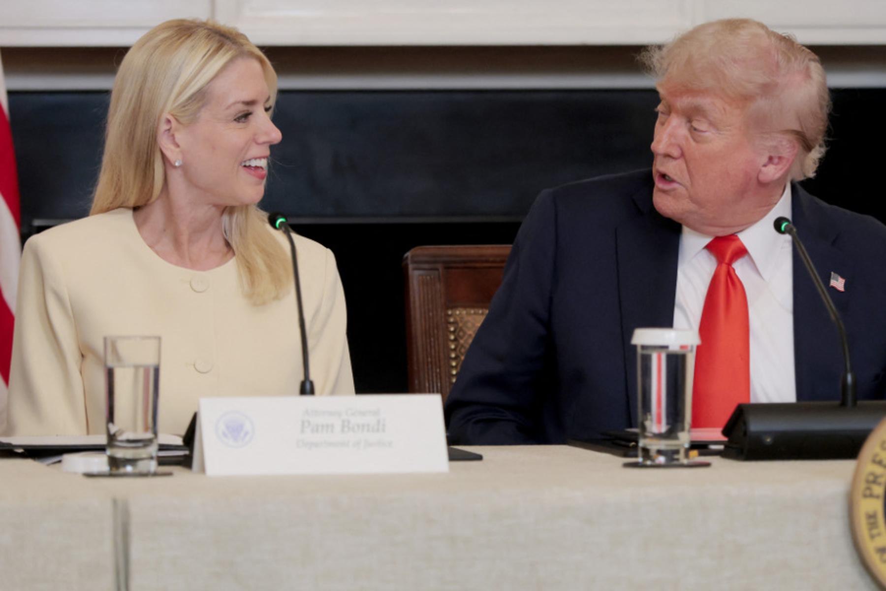 Washington/New York: Trump in Epstein-Affäre weiter unter Druck