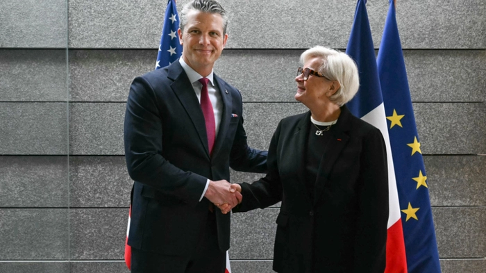 Hegseth traf französische Verteidigungsministerin Vautrin | Hegseth traf französische Verteidigungsministerin Vautrin
