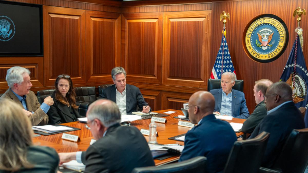 US-Präsident Biden bei Treffen mit seinem Krisenstab | US-Präsident Biden bei Treffen mit seinem Krisenstab