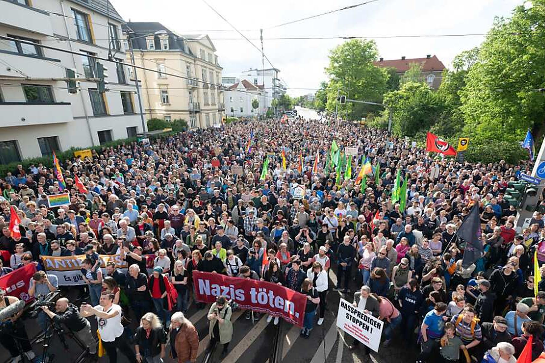 Dresden: Demonstration in Dresden nach Angriff auf SPD-Politiker