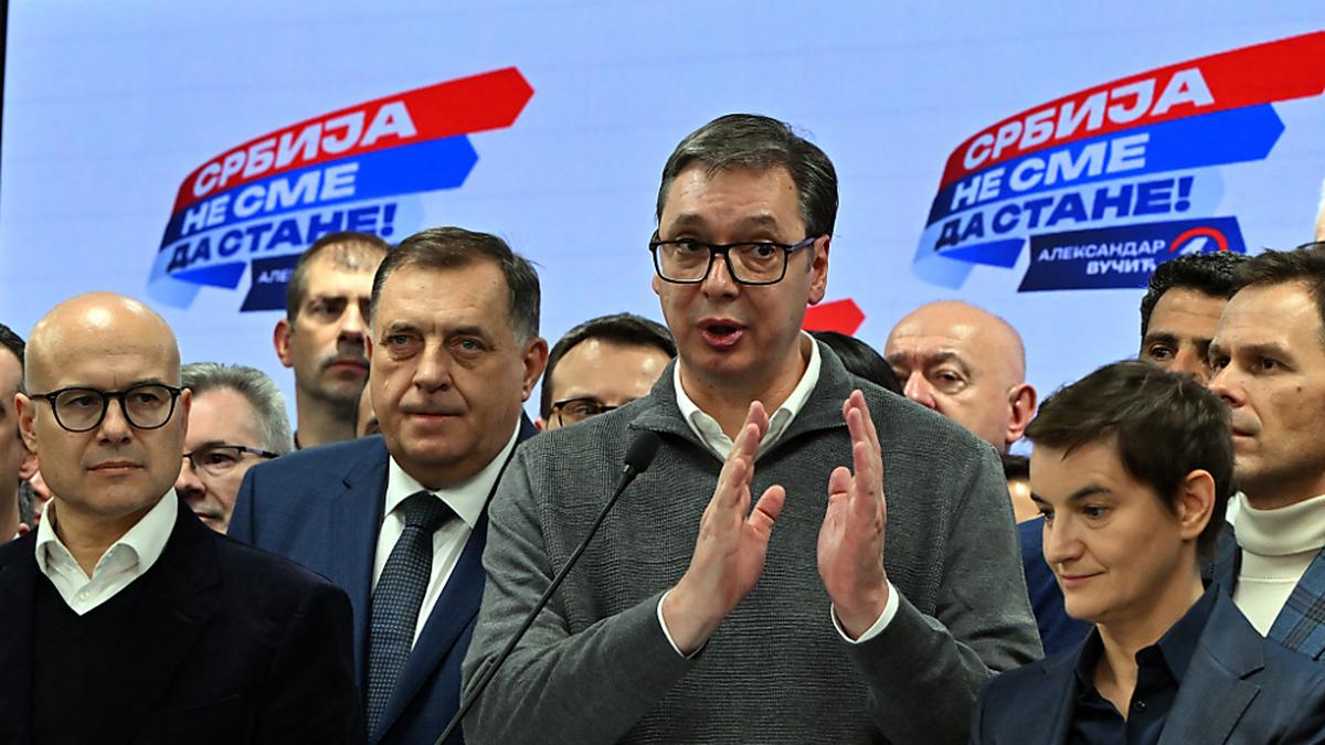 Vucic freut sich über den Sieg | Vucic freut sich über den Sieg