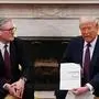 Starmer übergab Trump eine Einladung von König Charles III. | Starmer übergab Trump eine Einladung von König Charles III.