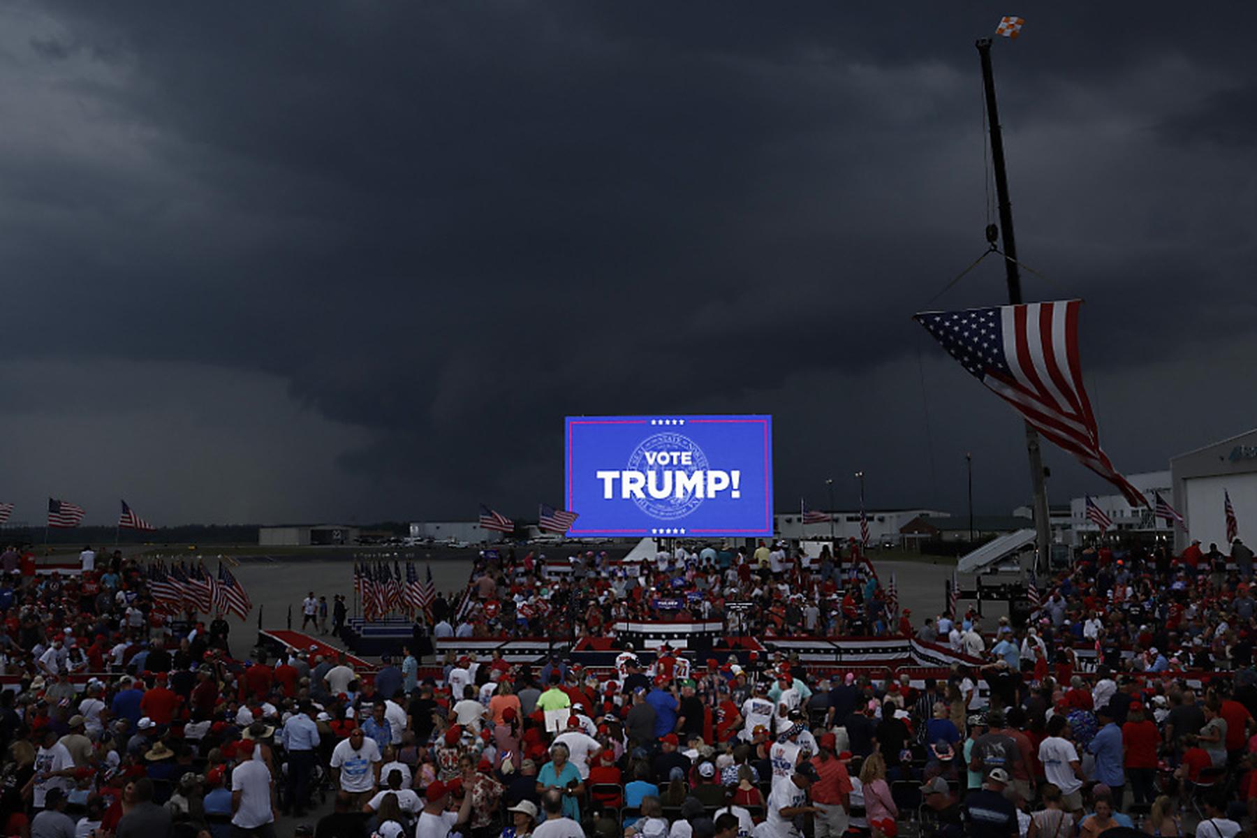 Washington: Trump verschiebt Wahlkampfveranstaltung wegen Sturmes