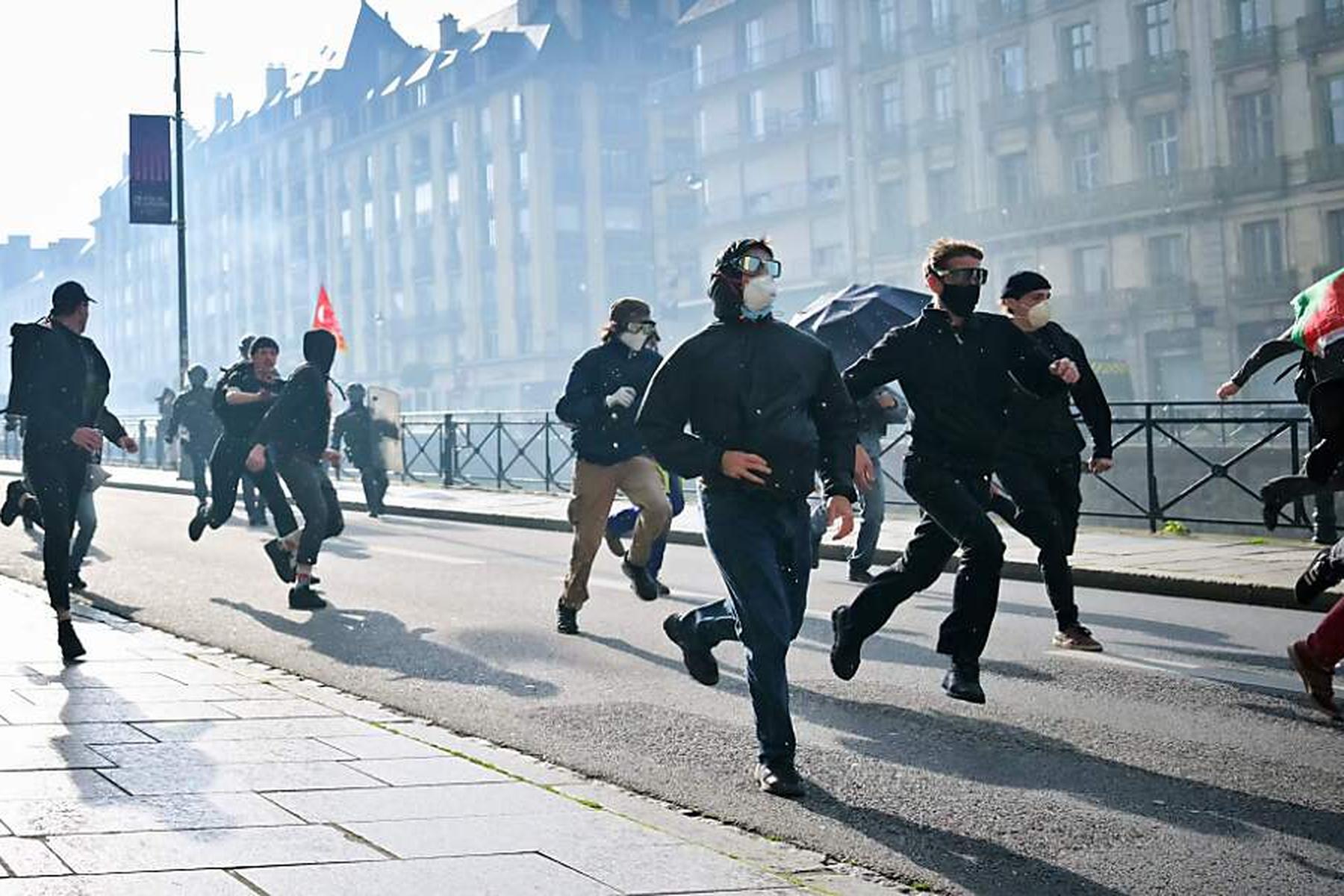 Rennes: Frankreich: Zusammenstöße mit Polizei bei Demo gegen Rechts