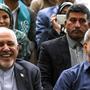 Ex-Außenminister Zarif (links) war mit seiner Arbeit unzufrieden | Ex-Außenminister Zarif (links) war mit seiner Arbeit unzufrieden