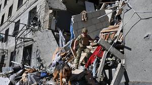 Schwere Zerstörungen in Charkiw nach russischen Angriffen | Schwere Zerstörungen in Charkiw nach russischen Angriffen