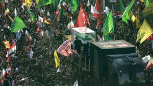 Tausende Menschen erwiesen Ayatollah Khamenei in Najaf letzte Ehre | Tausende Menschen erwiesen Ayatollah Khamenei in Najaf letzte Ehre