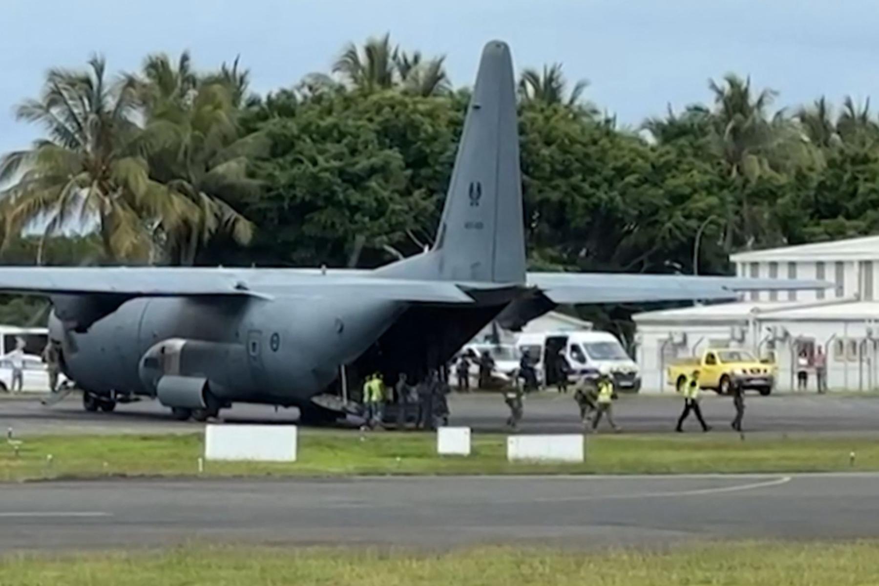 Noumea: Erstes Evakuierungsflugzeug in Neukaledonien gelandet