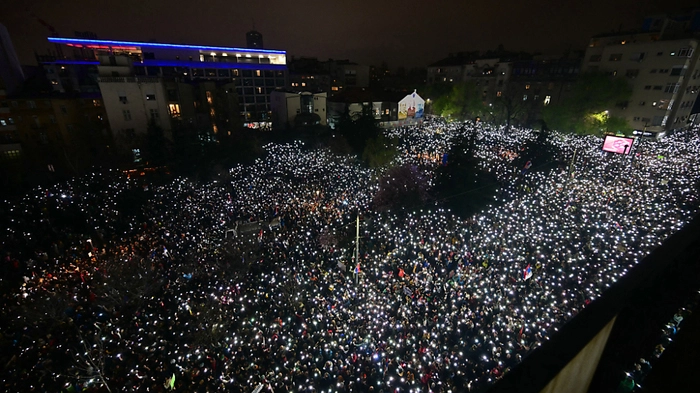 Hunderttausende strömten am Samstag in Belgrad zu Protest gegen Vucic | Hunderttausende strömten am Samstag in Belgrad zu Protest gegen Vucic