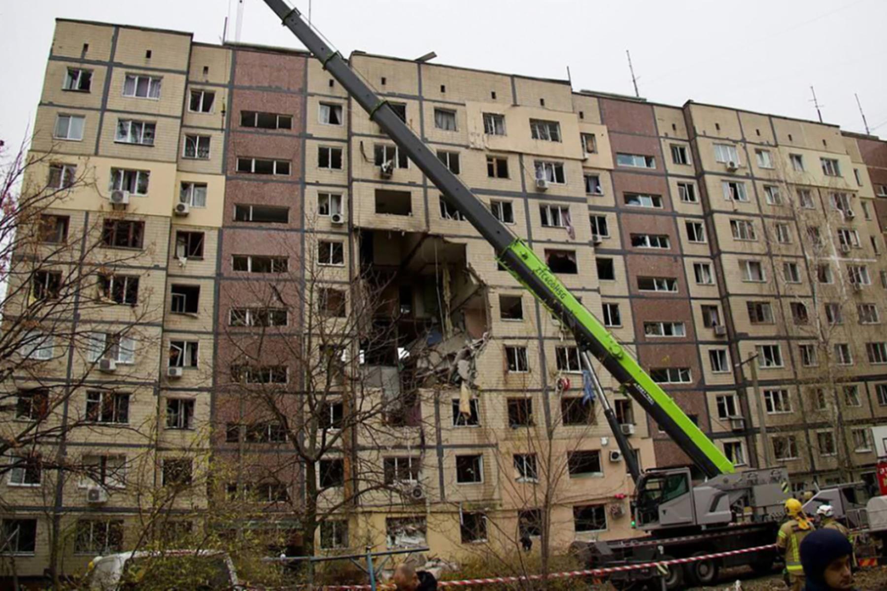 Dnipro (Dnipropetrowsk)/Moskau: Drohnenkrieg: Tote in der Ukraine, Schäden in Russland