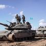 Israelische Soldaten auf Panzern im Ostteil von Rafah | Israelische Soldaten auf Panzern im Ostteil von Rafah