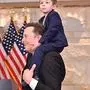 US-Millairdär Elon Musk mit seinem Sohn "X" | US-Millairdär Elon Musk mit seinem Sohn "X"