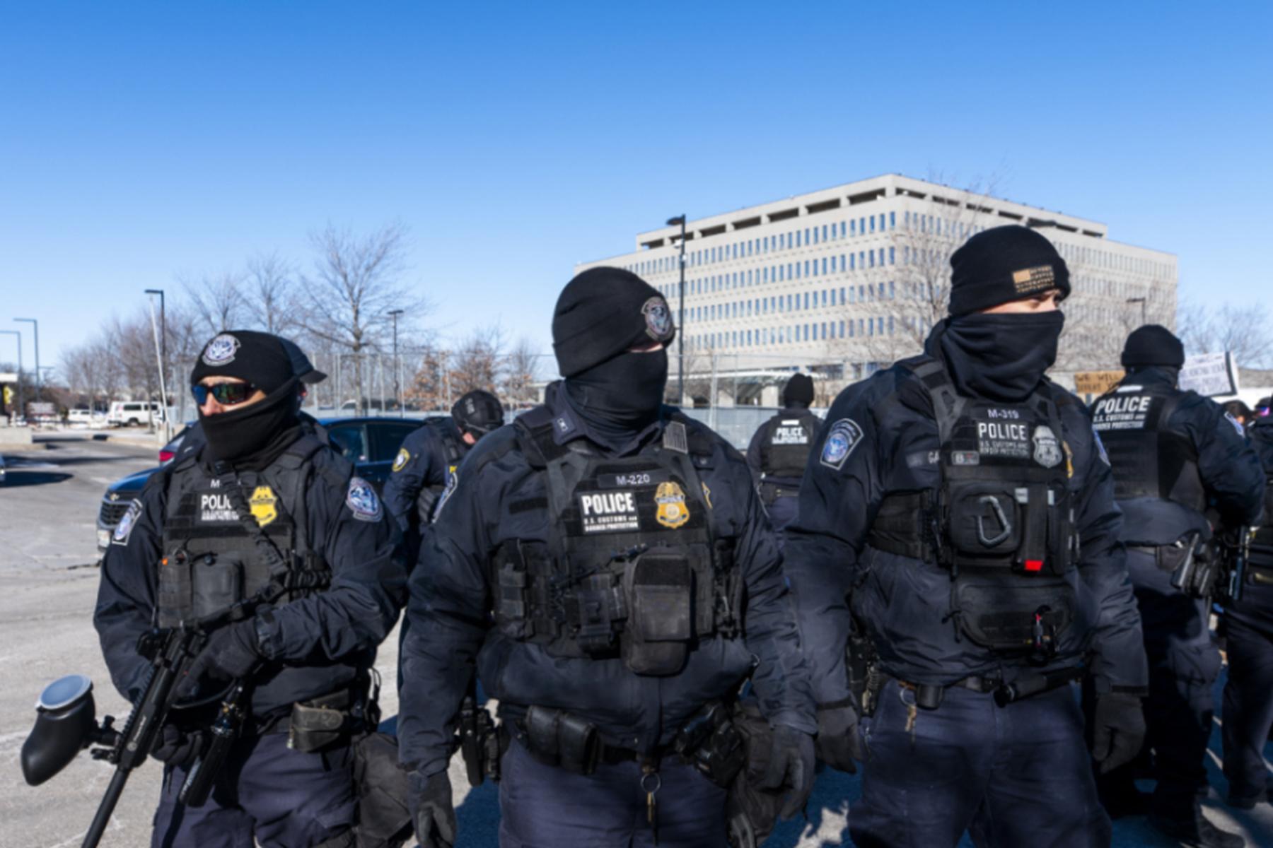 Minneapolis (Minnesota): ICE-Beamter schoss Venezolaner in Minneapolis ins Bein