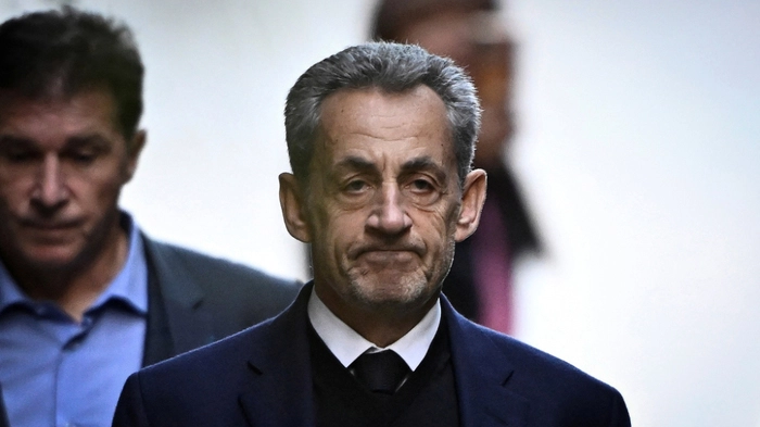 Sarkozy trat am Dienstag seine Haft an | Sarkozy trat am Dienstag seine Haft an