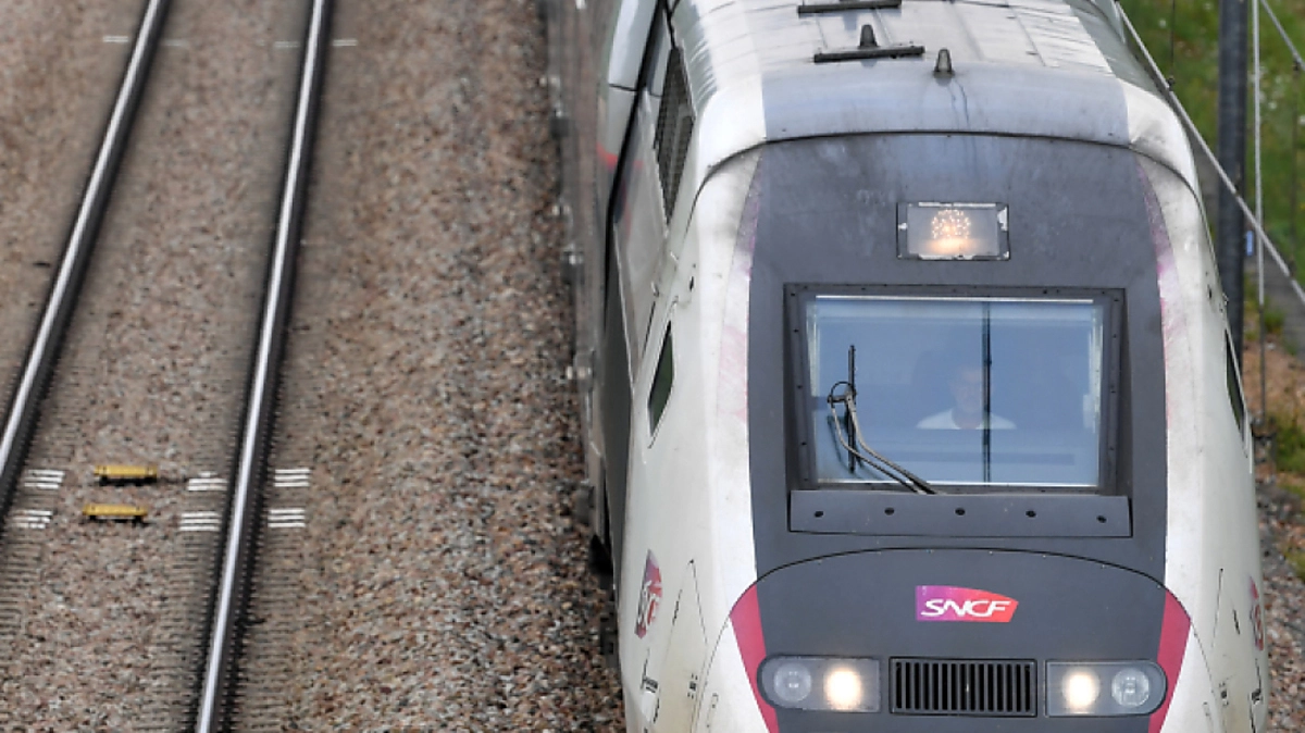 Laut Verkehrsminister fahren ab Montag früh wieder regulär alle Züge | Laut Verkehrsminister fahren ab Montag früh wieder regulär alle Züge