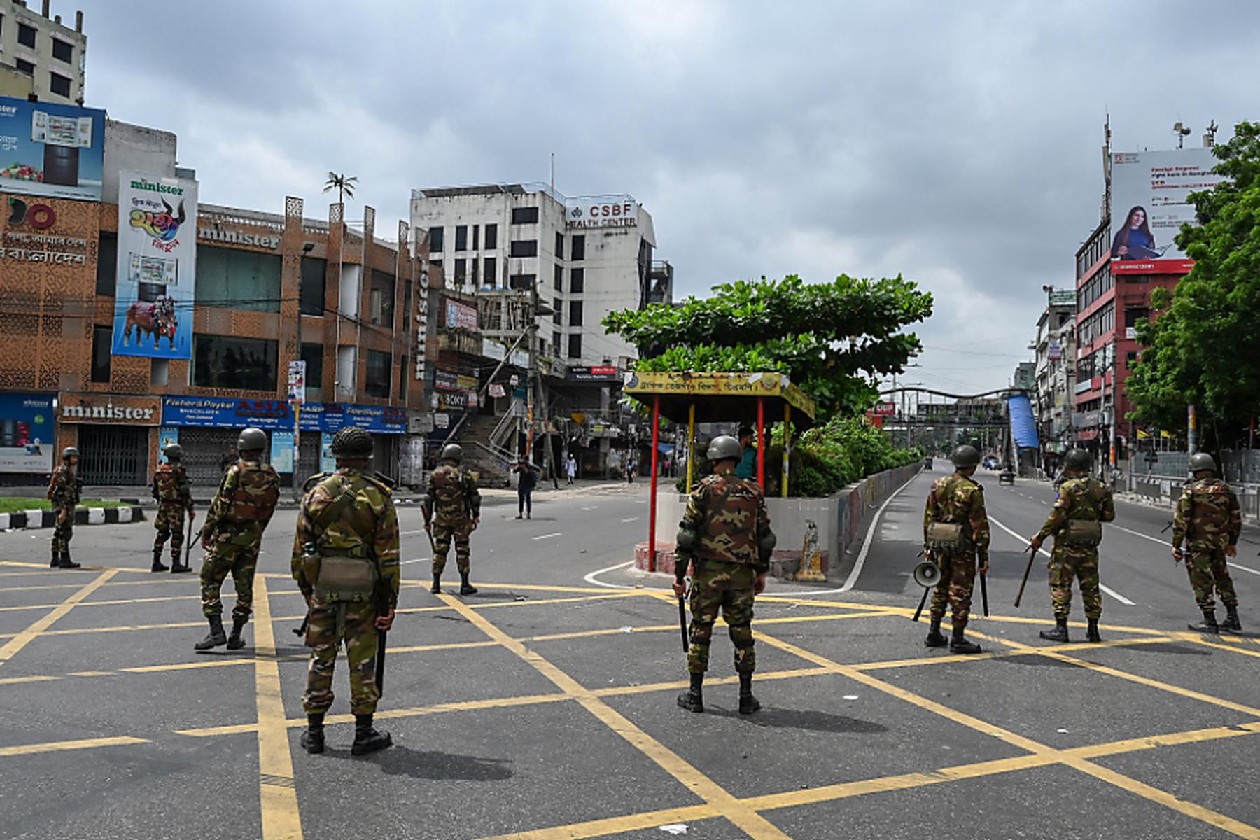 Dhaka: Regierung in Bangladesch schickt Armee auf die Straßen