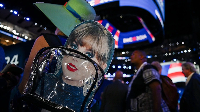 Ein Bild von Taylor Swift beim Parteitag der Demokraten | Ein Bild von Taylor Swift beim Parteitag der Demokraten