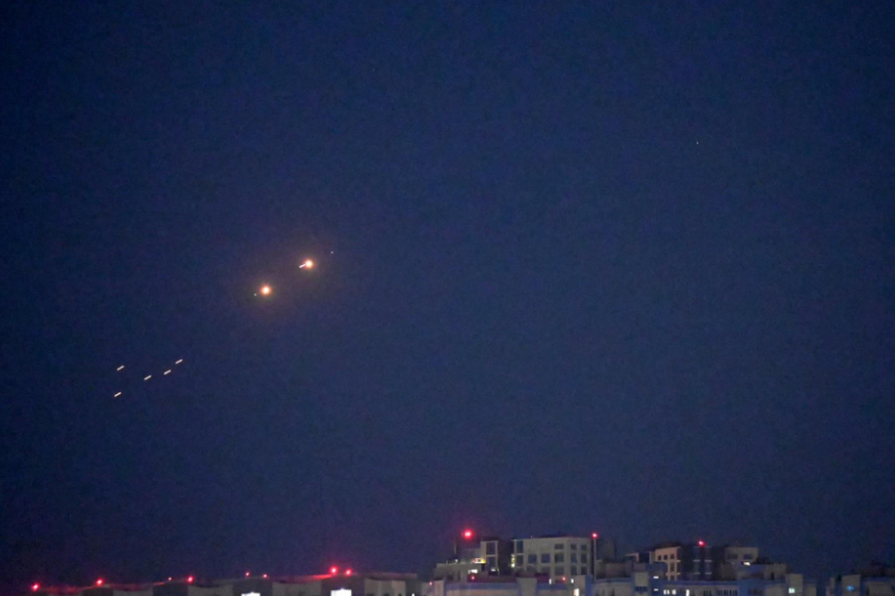 Kiew (Kyjiw): Russischer Luftangriff auf Kiew - Mindestens ein Toter