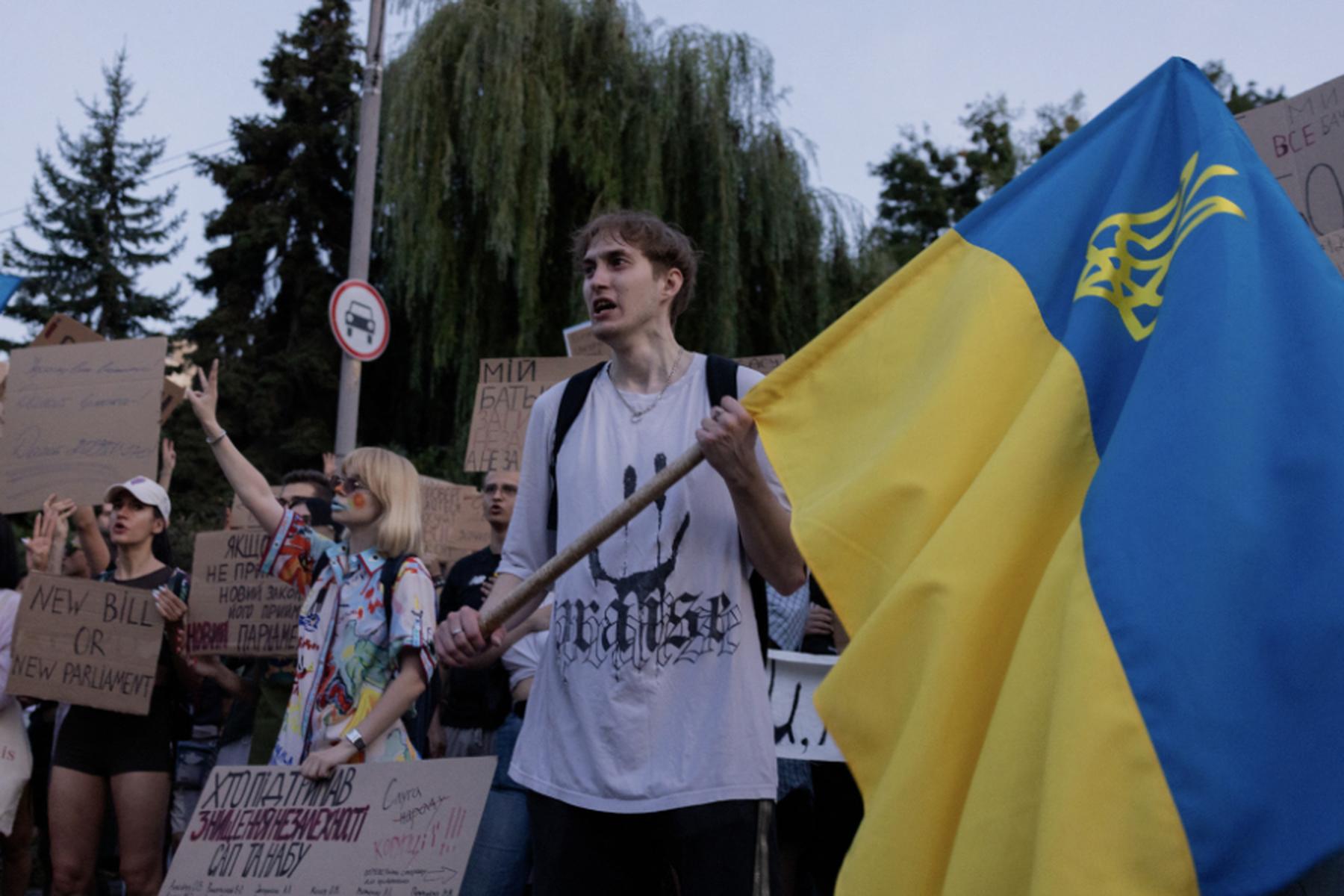 Kiew (Kyjiw): Selenskyj kündigt Lügendetektortests für Staatsdiener an