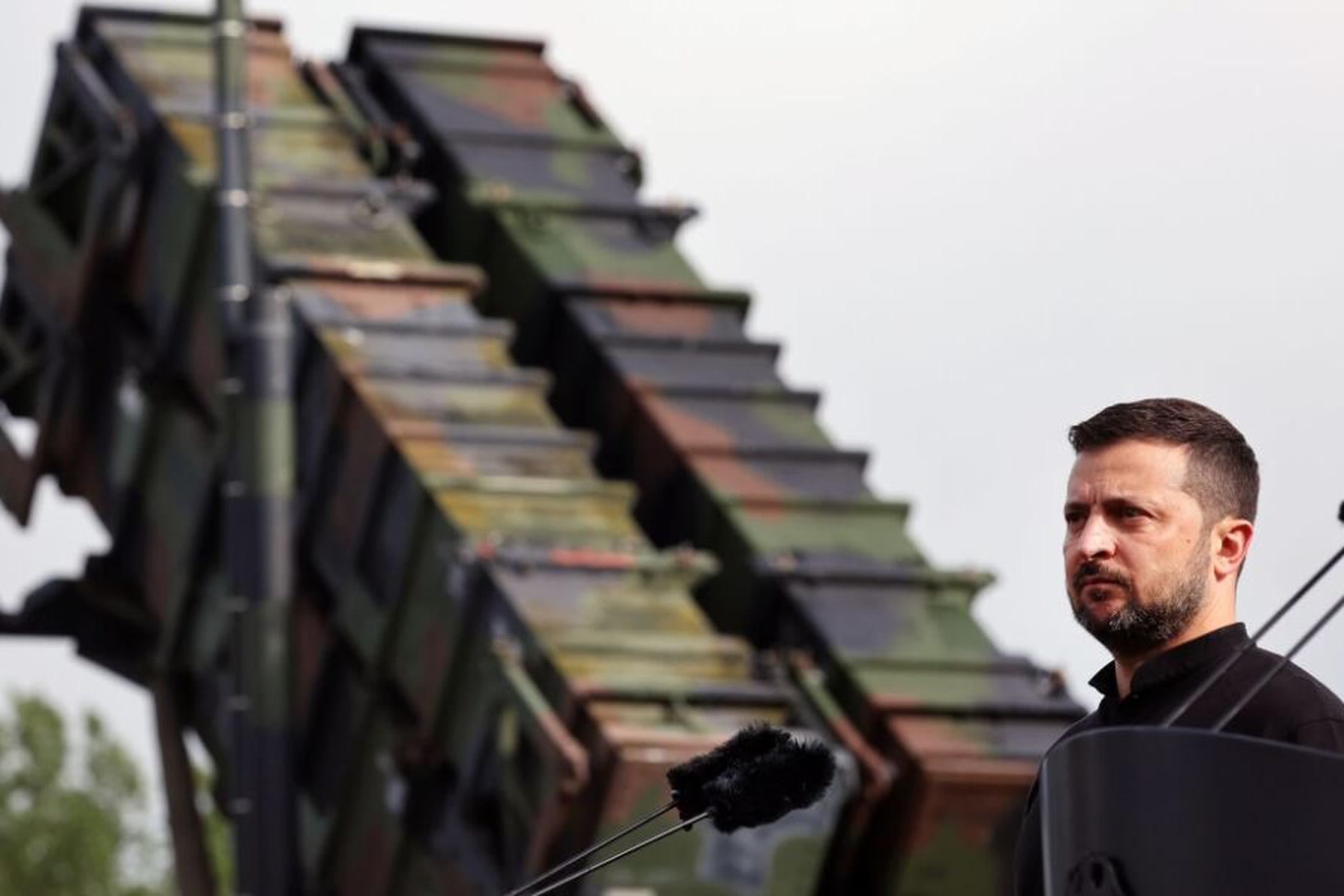 Zavezniki Ukrajine pospešili dobavo orožja, London in Berlin sta sodelovala pri nabavi