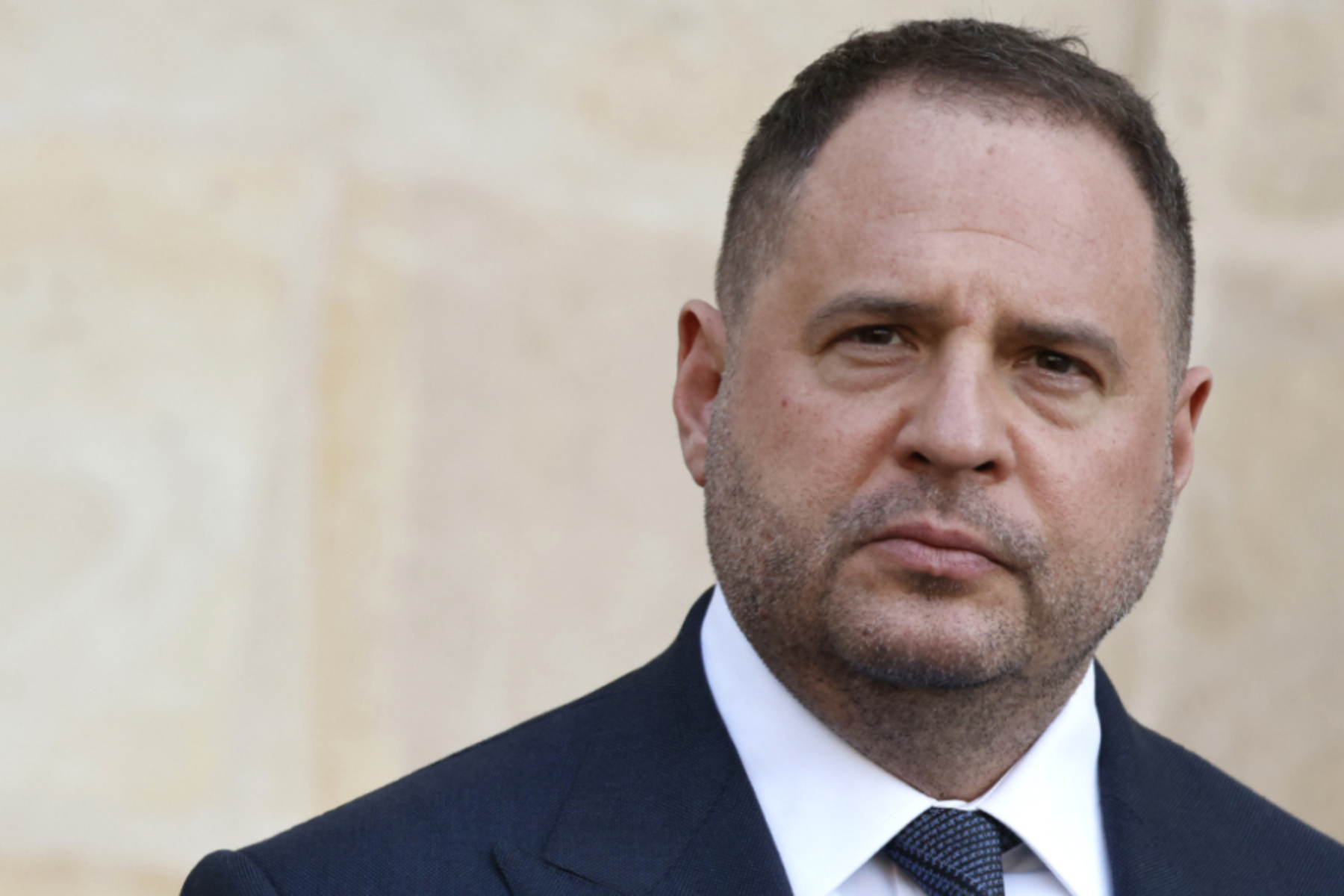 Gerüchte um Hellseherin: Selenskyjs rechte Hand Andrij Jermak steht nun vor Gericht