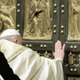 Papst Franziskus öffnet am Heiligen Abend die Porta sancta im Petersdom