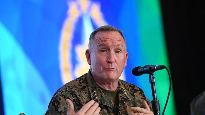 US-Marinekommandeur William Jurney bei einer Pressekonferenz in Manila | US-Marinekommandeur William Jurney bei einer Pressekonferenz in Manila