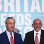 Rechtspopulist Farage (l.) freut sich über Neuzugang Zahawi | Rechtspopulist Farage (l.) freut sich über Neuzugang Zahawi