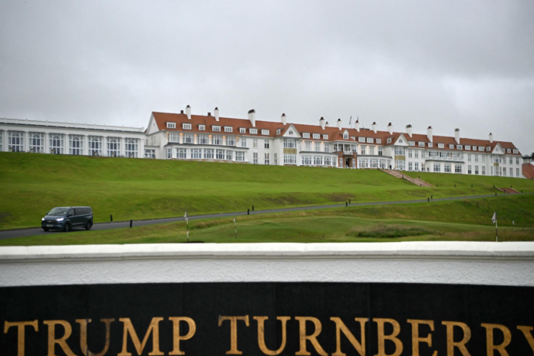 Edinburgh/Aberdeen: Trump reist nach Schottland