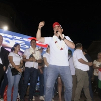 Rodrigo Paz liegt in Front