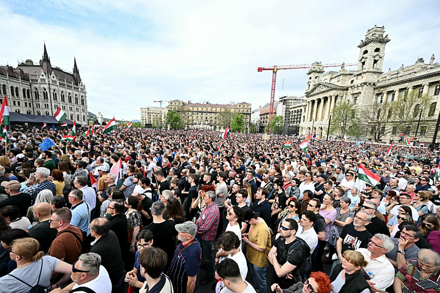 Debrecen: Tausende protestieren in Debrecen gegen Premier Orbán