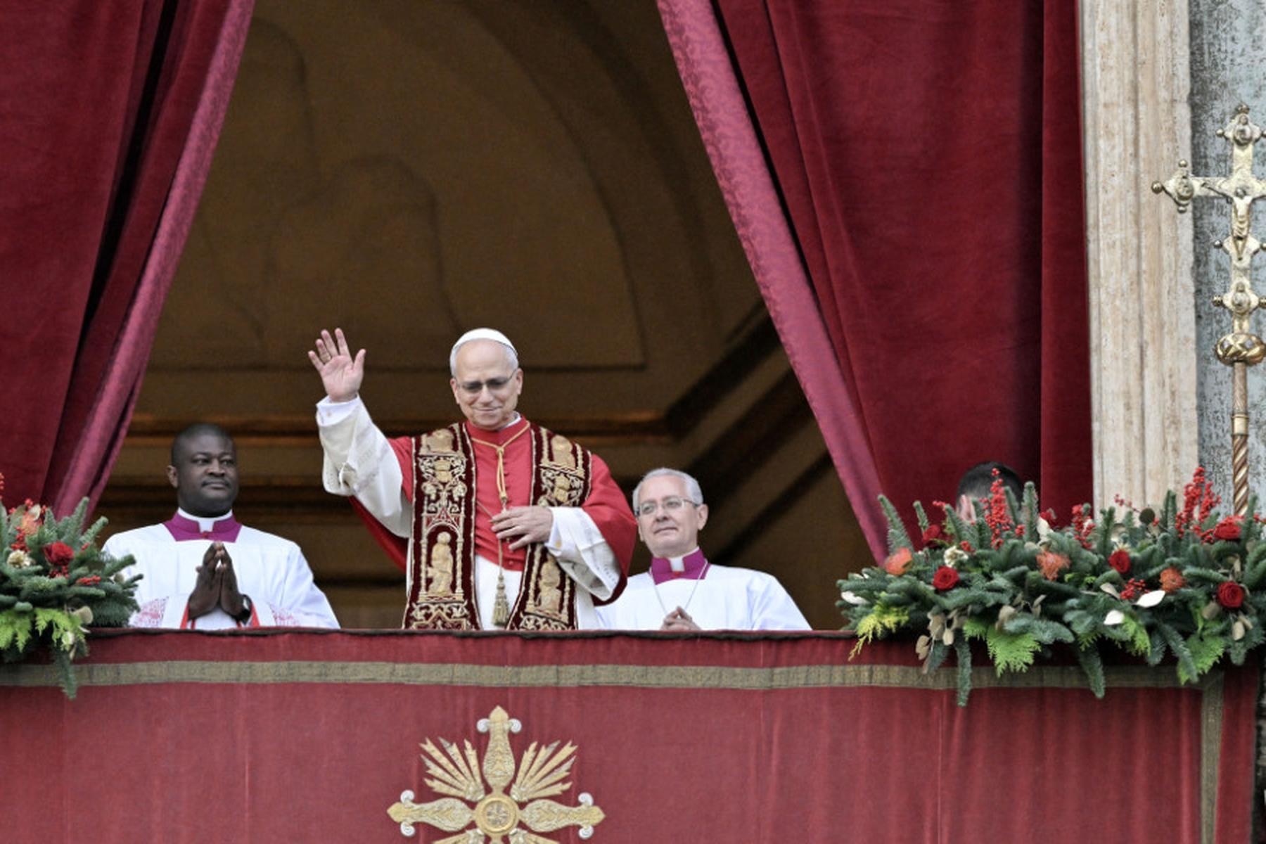 Vatikanstadt: Papst prangert "offene Wunden" durch Krieg an