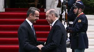 Erdoğan sieht griechischen Premier Mitsotakis (links) als „Freund“ | Erdoğan sieht griechischen Premier Mitsotakis (links) als „Freund“