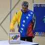 Venezuelas Präsident Nicolas Maduro schreitet zur Wahl | Venezuelas Präsident Nicolas Maduro schreitet zur Wahl