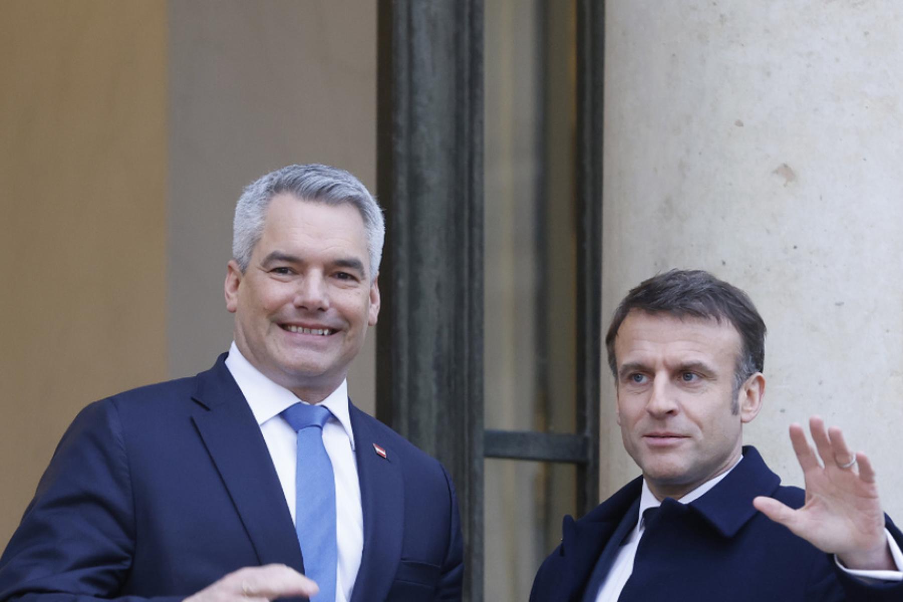 Paris/Wien: Kanzler Nehammer von Frankreichs Präsident Macron empfangen