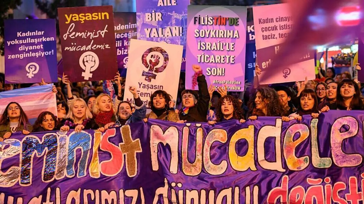 Türkische Regierung reagiert auf Weltfrauentag mit Massenfestnahmen | Türkische Regierung reagiert auf Weltfrauentag mit Massenfestnahmen